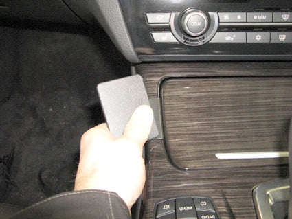 Brodit ProClip 634458 voor BMW 5-series F10, F11 2010-2017 - detail van dashboardmontage