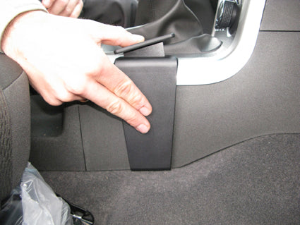 Brodit ProClip 634522 voor Nissan Navara 2011-2015 en Nissan King Cab 2011-2015 - detail van dashboardmontage