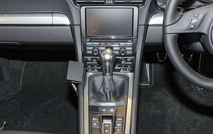 Brodit ProClip 634878 voor Porsche Cayman (Type 981) 2012-2021, Porsche Boxster (Type 981) 2012-2020 en Porsche 911 (Type 991) 2012-2019 - installatiepositie