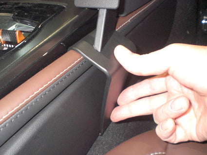 Brodit ProClip 634912 voor Jaguar F-Type 2013-2022 - ProClip geplaatst in het voertuig