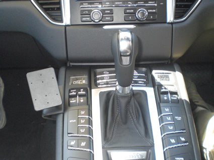 Brodit ProClip 635013 voor Porsche Macan 2015-2026 - detail van dashboardmontage