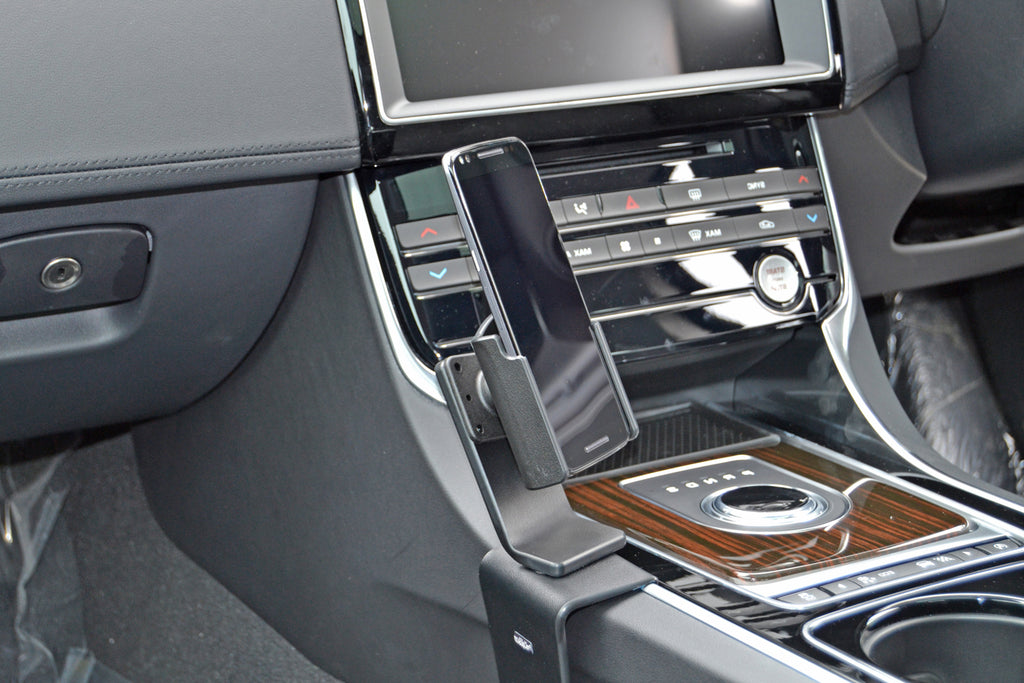 Brodit ProClip 635224 voor Jaguar XF 2016-2018 en Jaguar XE 2016-2018 - montagefoto 6