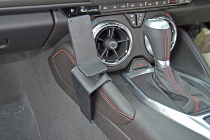 Brodit ProClip 635232 voor Chevrolet Camaro 2016-2024 en Holden Camaro 2016-2020 - detail van dashboardmontage