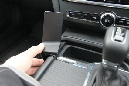 Brodit ProClip 635248 voor Volvo V90 2017-2025 en Volvo S90 2017-2025 - montagepositie op dashboard
