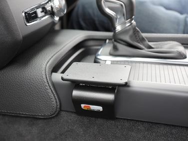 Brodit ProClip 635392 voor Volvo V90 2017-2025 en Volvo S90 2017-2025 - detail van dashboardmontage