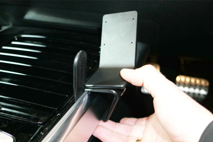 Brodit ProClip 635607 voor Mercedes Benz GLB-Class 2020-2026 en Mercedes Benz EQB 2022-2026 - detail van dashboardmontage