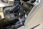 Brodit ProClip 635703 voor Toyota LandCruiser 300 2021-2026 - montagepositie op dashboard