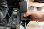 Brodit ProClip 635703 voor Toyota LandCruiser 300 2021-2026 - ProClip geplaatst in het voertuig