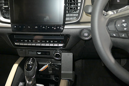 Brodit ProClip 635829 voor Mazda BT 50 2021-2023 - detail van dashboardmontage
