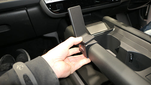Brodit ProClip 635949 voor Hyundai Ioniq 6 2023-2026 - detail van dashboardmontage