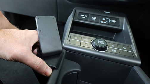 Brodit ProClip 636035 voor Hyundai Kona Electric 2024-2026 - ProClip geplaatst in het voertuig