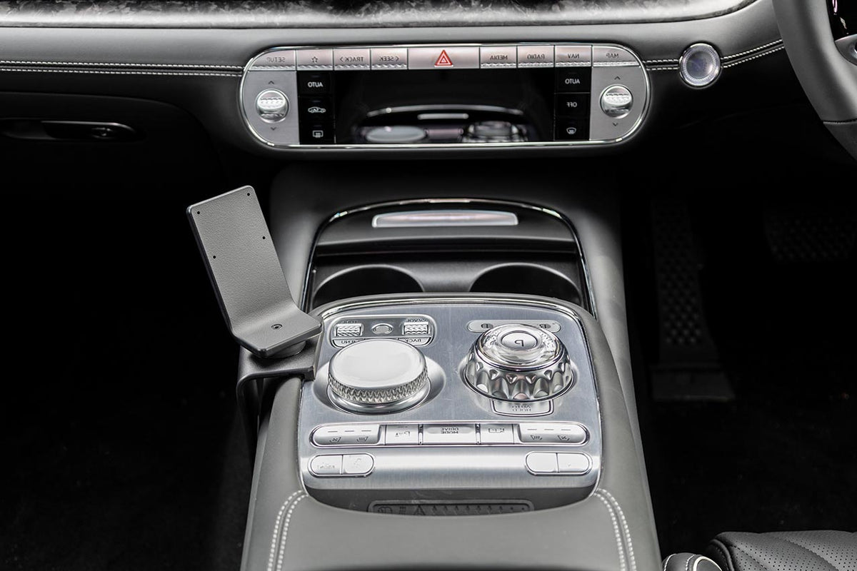 Brodit ProClip 636093 voor Genesis G90 2023-2026 - montagefoto 7