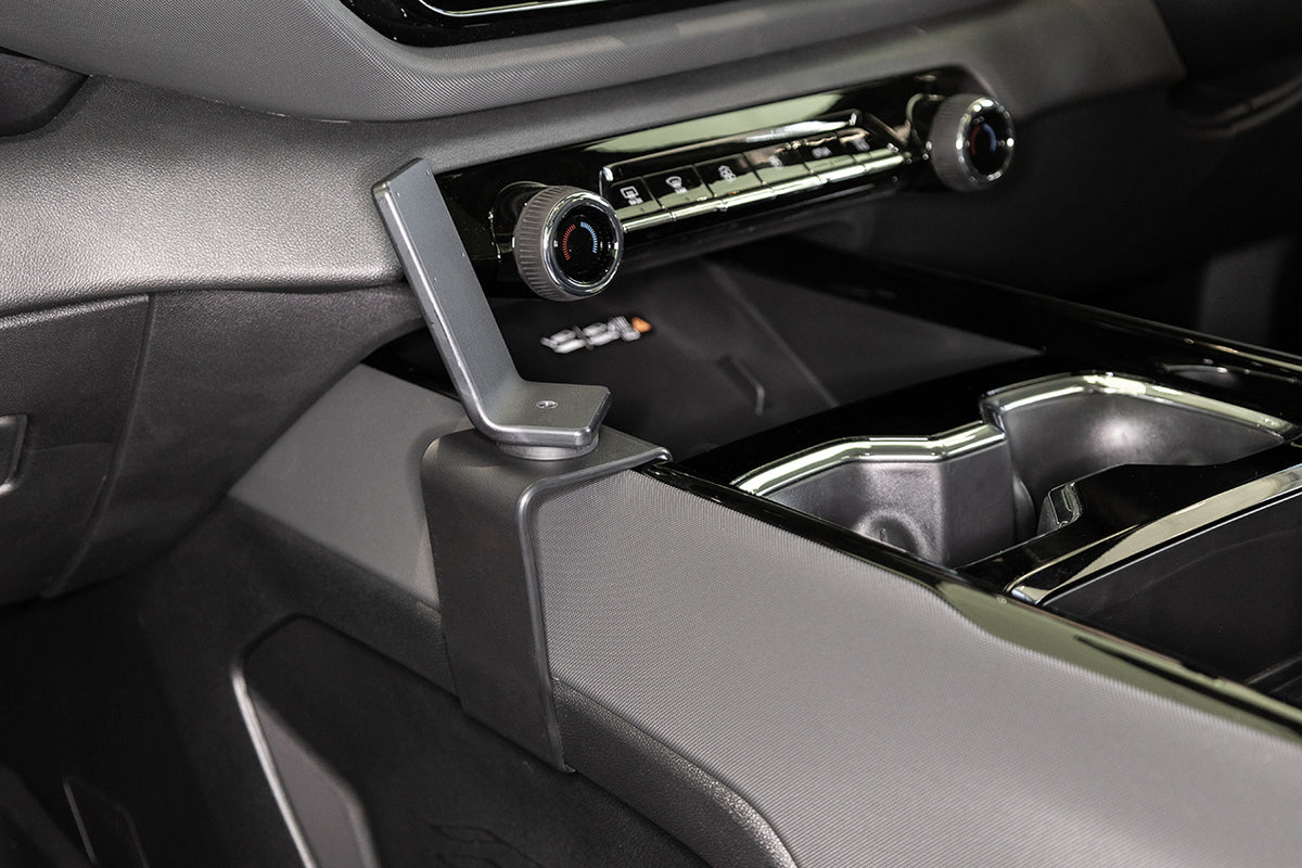 Brodit ProClip 636131 voor Chevrolet Silverado EV 2024-2026 - montagefoto 6