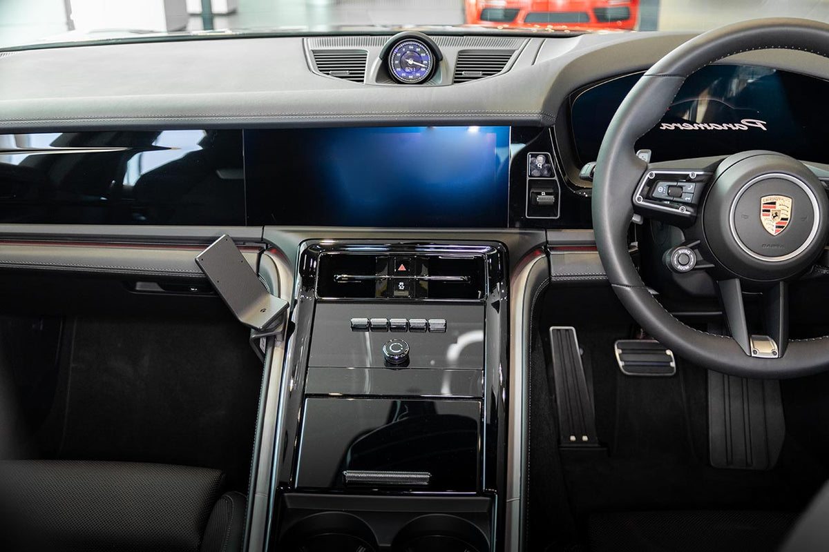 Brodit ProClip 636138 voor Porsche Panamera 2025-2026 - montagefoto 10