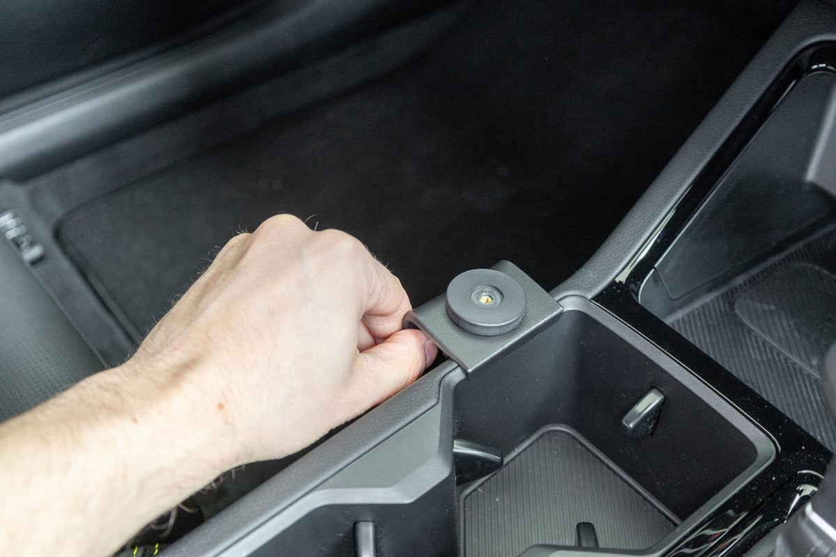 Brodit ProClip 636153 voor Kia K5 FWD 2025-2026 - montagepositie op dashboard