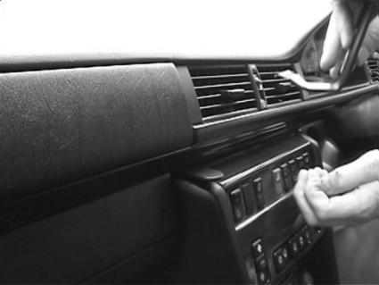 Brodit ProClip 652017 voor Mercedes Benz 124 (200-500E) 1986-1994 - montagepositie op dashboard