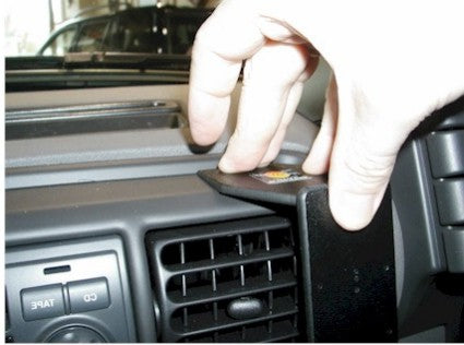 Brodit ProClip 652096 voor Land Rover Discovery 1+2 1994-2004 - detail van dashboardmontage