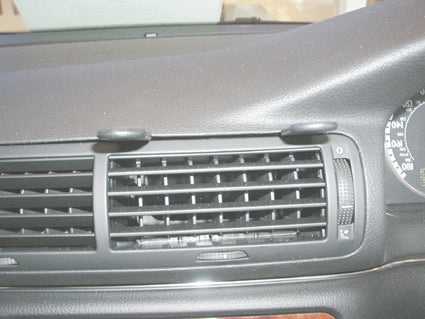 Brodit ProClip 652403 voor Volkswagen Passat 1997-2005 - montagepositie op dashboard