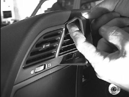 Brodit ProClip 652467 voor Peugeot 306 1993-2002 - detail van dashboardmontage