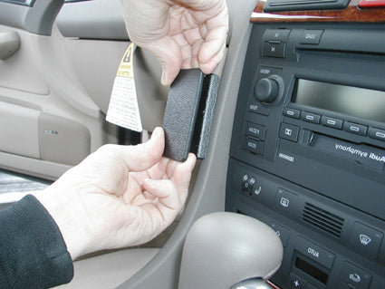 Brodit ProClip 652473 voor Audi S6 1998-2003 en Audi A6 1998-2003 - ProClip geplaatst in het voertuig