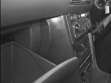 Brodit ProClip 652493 voor Toyota Corolla 1998-2001 - montagepositie op dashboard