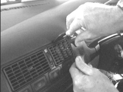 Brodit ProClip 652526 voor Volkswagen Golf IV Variant 2000-2004 en Volkswagen Golf IV 1998-2003 - ProClip geplaatst in het voertuig