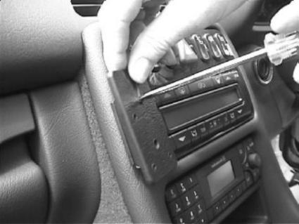 Brodit ProClip 652649 voor Mercedes Benz CLK-Class 1997-2001 - detail van dashboardmontage
