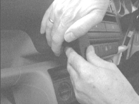 Brodit ProClip 652689 voor Volkswagen Polo 2000-2001 en Volkswagen Lupo 1999-2005 - ProClip geplaatst in het voertuig