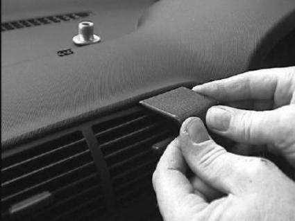Brodit ProClip 652717 voor Seat Toledo 1999-2003 en Seat Leon 2000-2005 - detail van dashboardmontage