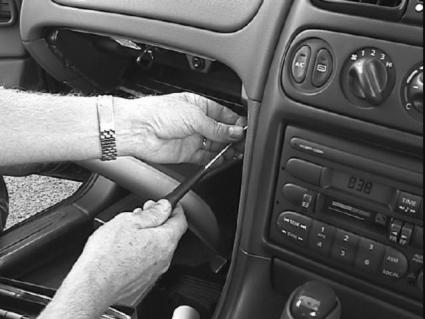 Brodit ProClip 652738 voor Holden Executive 1998-2002, Holden Commodore VX 1998-2002 e.a. - montagepositie op dashboard
