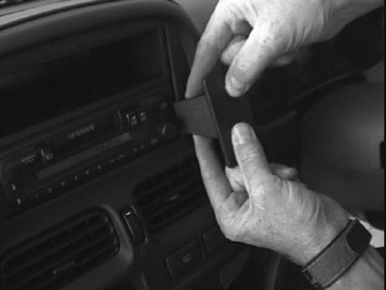Brodit ProClip 652751 voor Nissan Navara 1999-2005 en Nissan King Cab 2000-2006 - ProClip geplaatst in het voertuig