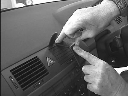 Brodit ProClip 652803 voor Skoda Fabia 2000-2007 - detail van dashboardmontage