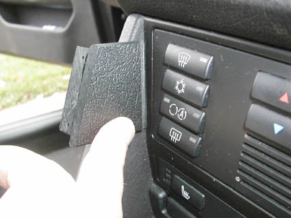 Brodit ProClip 652806 voor BMW 5-series M5 E39 1996-2003 - montagepositie op dashboard
