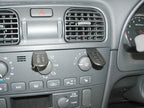 Brodit ProClip 652826 voor Volvo V40 2001-2003 en Volvo S40 2001-2003 - montagepositie op dashboard