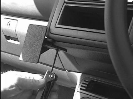 Brodit ProClip 652832 voor Volkswagen Polo 2000-2001 - detail van dashboardmontage