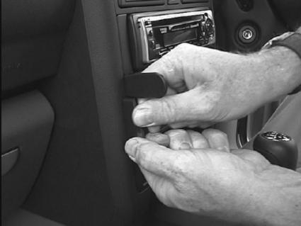 Brodit ProClip 652838 voor Audi S2 2001-2005 en Audi A2 2001-2005 - ProClip geplaatst in het voertuig