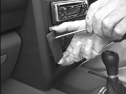 Brodit ProClip 652838 voor Audi S2 2001-2005 en Audi A2 2001-2005 - detail van dashboardmontage