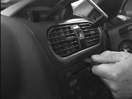 Brodit ProClip 652855 voor Holden Combo 2001-2011, Holden Barina 2001-2007 e.a. - ProClip geplaatst in het voertuig