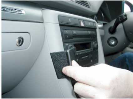 Brodit ProClip 652871 voor Audi S4 Sedan 2001-2007, Audi S4 Avant 2002-2007 e.a. - detail van dashboardmontage