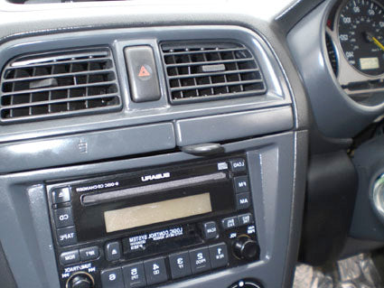Brodit ProClip 652885 voor Subaru Impreza 2001-2004 - montagepositie op dashboard