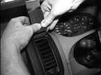 Brodit ProClip 652936 voor Nissan Primastar 2002-2010, Opel Vivaro 2002-2010 e.a. - montagepositie op dashboard