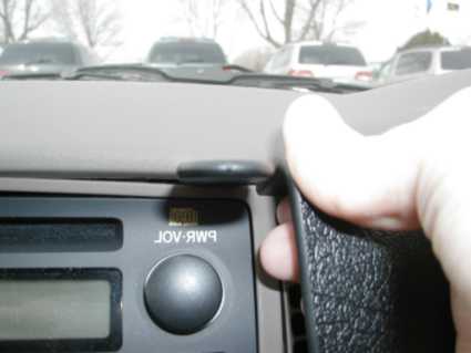 Brodit ProClip 653025 voor Toyota Corolla 2002-2007 - detail van dashboardmontage