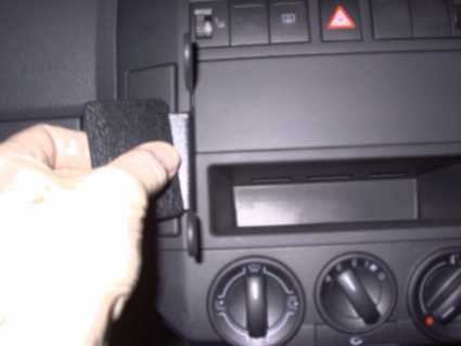 Brodit ProClip 653029 voor Volkswagen Polo 2002-2009 - montagepositie op dashboard
