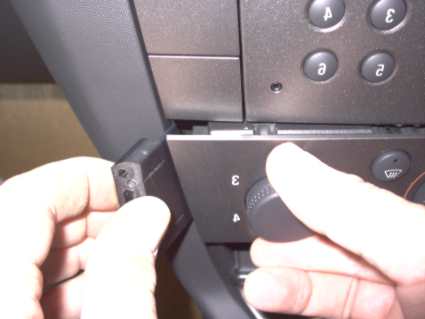 Brodit ProClip 653077 voor Holden Vectra C 2002-2010, Opel Vectra C 2002-2010 e.a. - detail van dashboardmontage