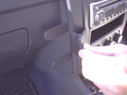 Brodit ProClip 653081 voor Seat Ibiza 2002-2008 en Seat Cordoba 2003-2009 - detail van dashboardmontage