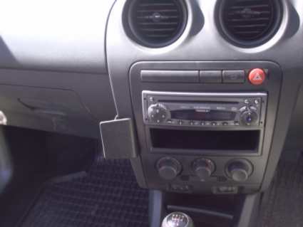 Brodit ProClip 653081 voor Seat Ibiza 2002-2008 en Seat Cordoba 2003-2009 - installatiepositie