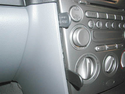 Brodit ProClip 653082 voor Mazda 6 2002-2007 - montagepositie op dashboard