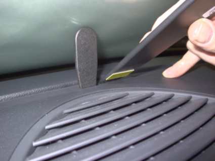 Brodit ProClip 653083 voor Mercedes Benz E-Class, Stationwagon 2003-2009, Mercedes Benz E-Class, Sedan 2002-2008 en Mercedes Benz E-Class, Coupé 2002-2009 - montagepositie op dashboard