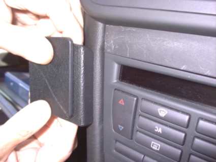 Brodit ProClip 653088 voor Saab 9-3 2003-2006 - detail van dashboardmontage