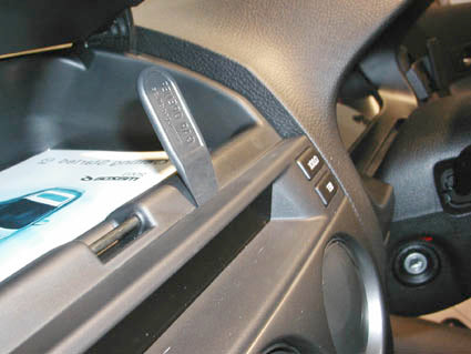 Brodit ProClip 653091 voor Mazda 6 2002-2007 - montagepositie op dashboard